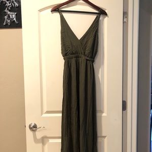 Lulu’s open back maxi dress